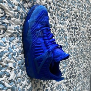Jordan 4 Retro Flyknit Hyper Royal